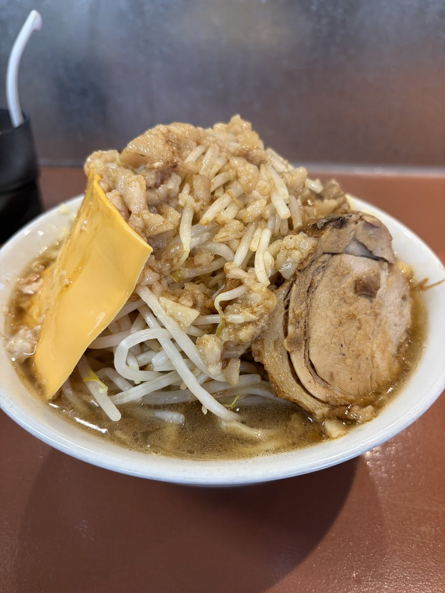 14_cosmonaut's tweet photo. THE SUN COMEN ラーメン300g 全マシ チーズ 生卵
SUSURUが来てたので屋号変わってから初訪🍜
久しぶりでも美味かった🤤ご馳走様です🙏🏻#THESUNCOMEN #ゆっきーごはん #毎日ラーメン健康生活 https://t.co/CTtxepZRhf