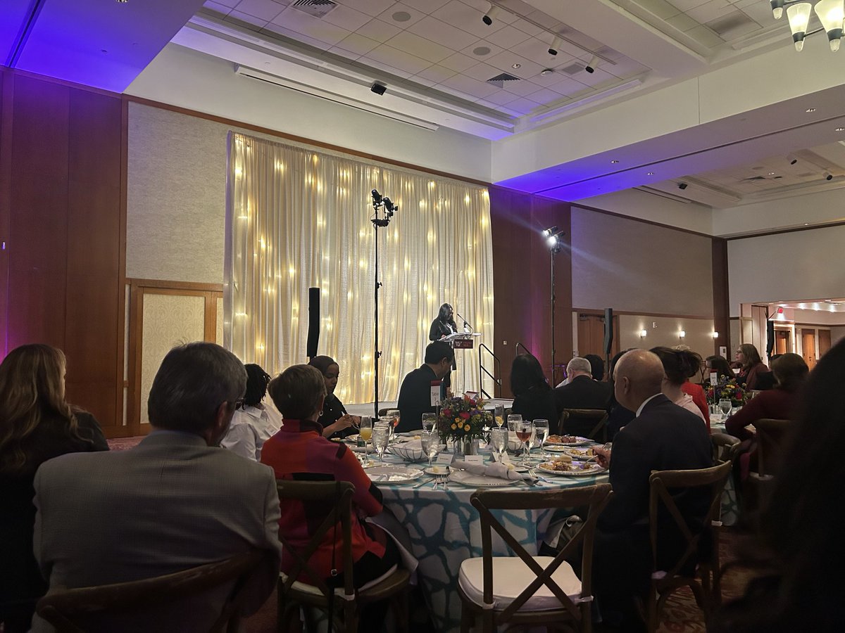 JennyOrzolek's tweet photo. It was such a joy to gather for our Beyond Boundaries Scholars Dinner tonight. So proud of our outstanding students and deeply grateful to our amazing donors who make their journeys possible. π§‘ #ThisIsHome #UtProsim @VT_Science https://t.co/iArf4FPxte