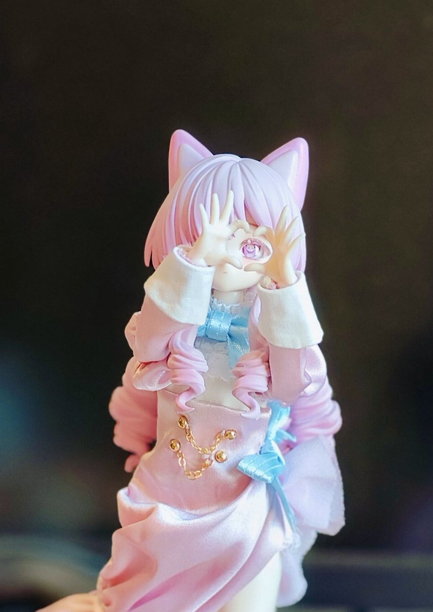 腕にもワイヤー通したので細かいポーズも取れるようになった　けど髪が長いのでまあまあ制限が残る