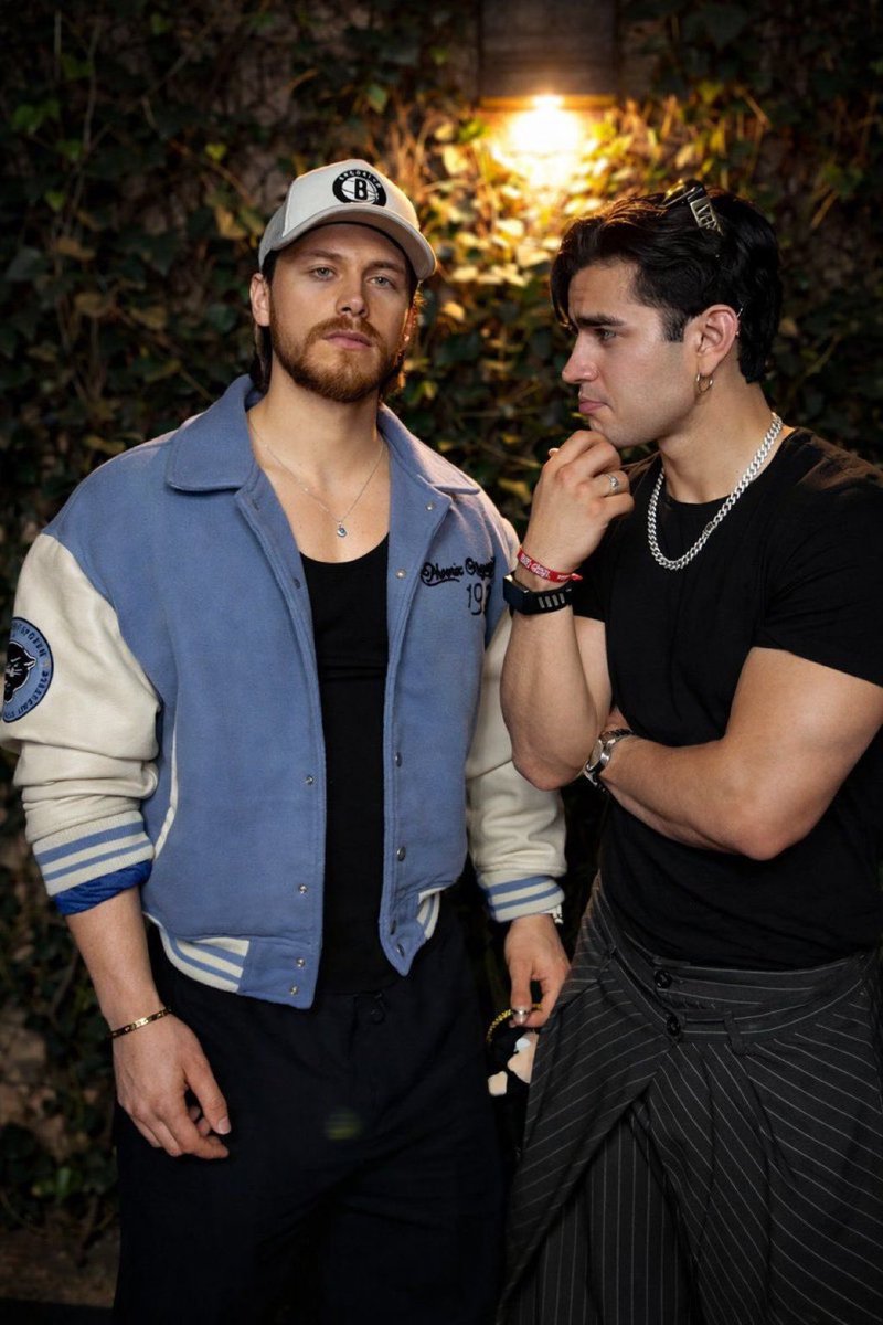 ikea crown (@ikeacrown) on Twitter photo 