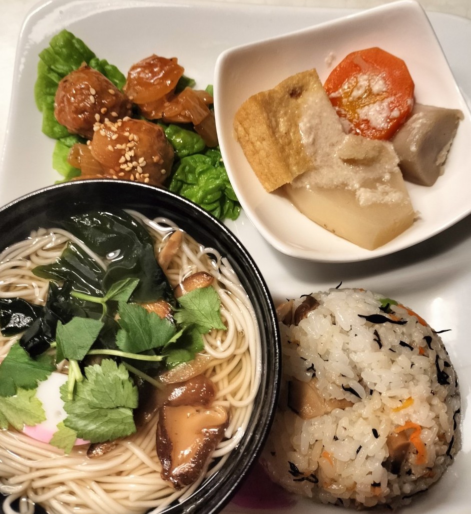 l_rina_'s tweet photo. 近鉄郡山駅近くの #アランカフェ で、ママさんが作った美味しい飲み物付きワンプレートランチを食べました。道路から奥まっているので入りにくいのですが、入ってみると居心地よく https://t.co/DieUyJh5N0 https://t.co/PLHOv7KhbT