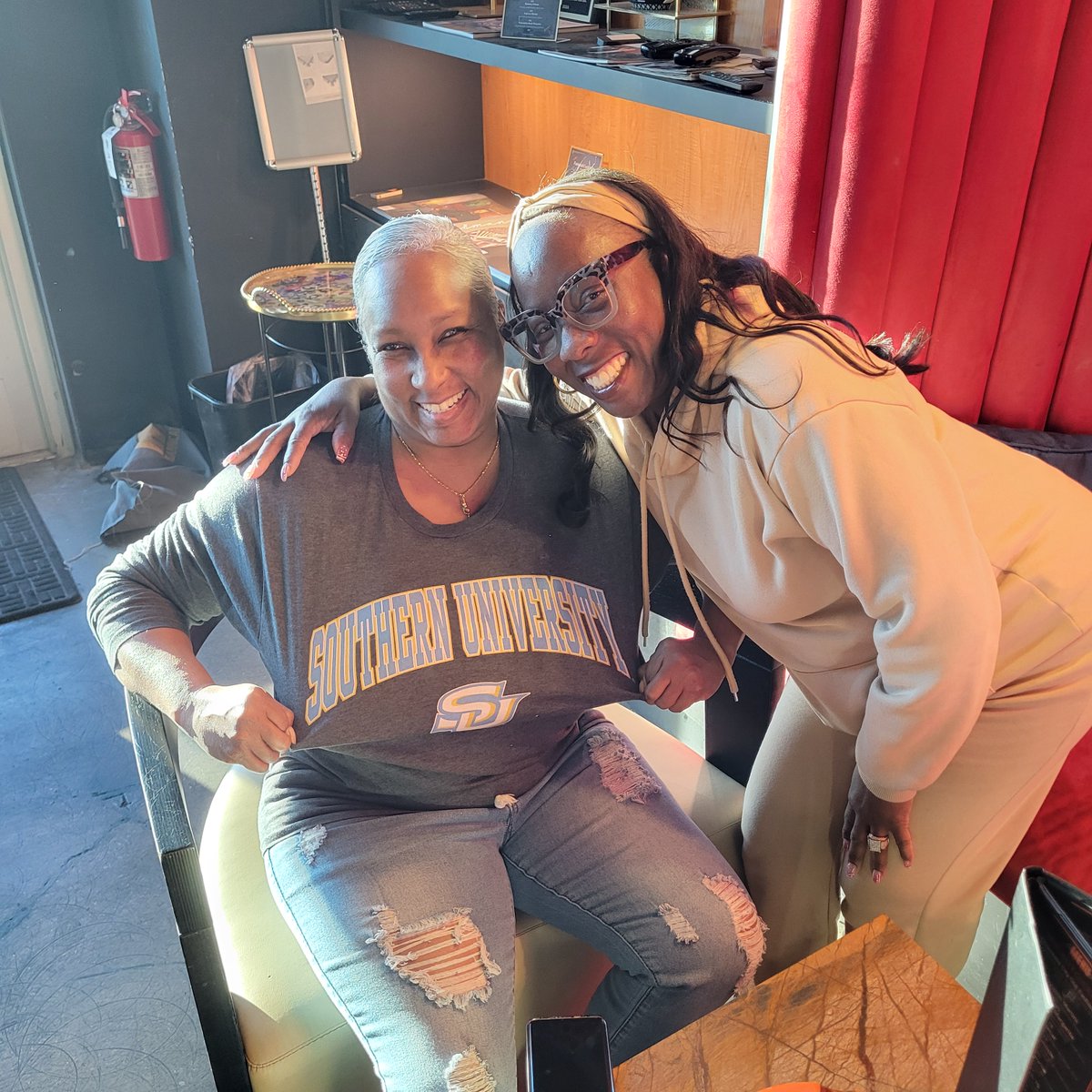 lvgac702's tweet photo. The LVGAC hosted an exciting watch party at Chocolate City, filled with Tiger pride and love. Joined by Southern University alumni, the friendly rivalry added to the fun. Though the Tigers fell short, we still had a good time. 
More events coming soon!
https://t.co/gHUsXCDmcy https://t.co/TYhkamZwOh