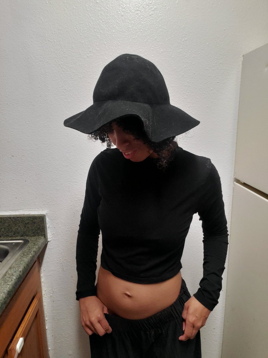 1Lady_Ray's tweet photo. In the beginning of the week, I told you all I had a surprise. Here it is. After much contemplation and fighting with myself, I realized how much I really loved making adult content 🥲 I couldn't stay away anymore, I'm back in the game. QR Code Below https://t.co/P2y0uuURUW
