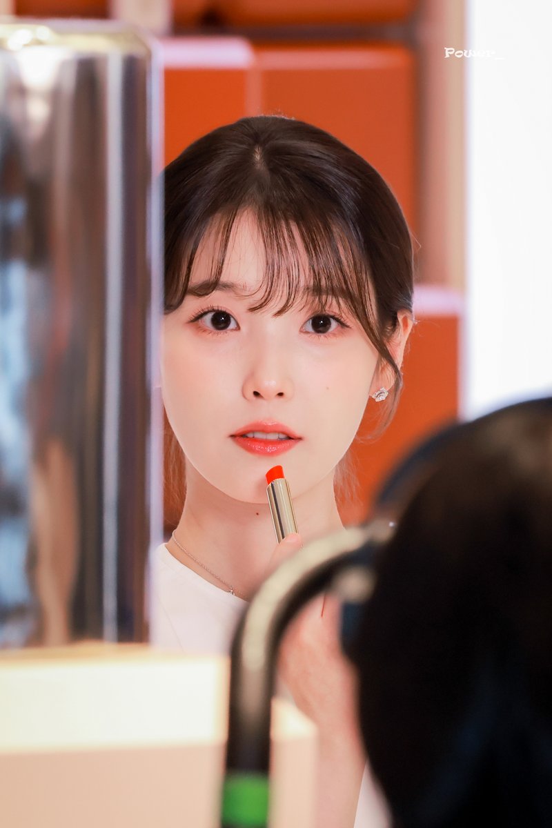 260226
에스티 로더
아이유
#아이유 #IU #이지은