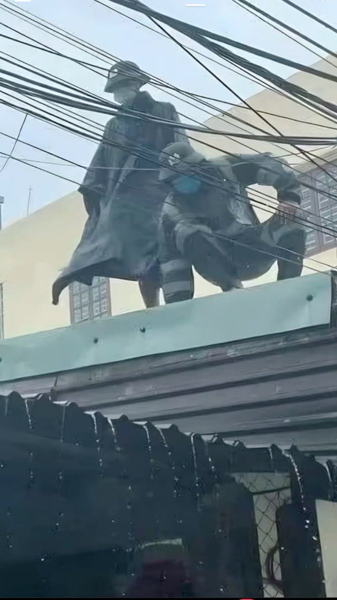 insane poses tweet media