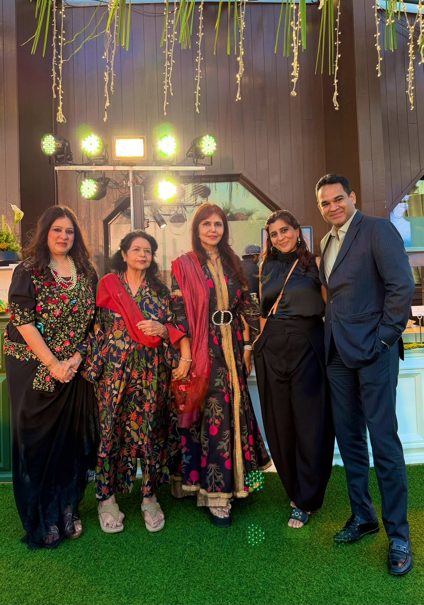 nishjamvwal's tweet photo. Honoured to present #awards at #angelsofmumbai celebrating game-changing #NGO changemakers transformational work at grassroots reshaping lives & communities in India
who refuse to accept statusquo
#NishaJamVwal #SocialImpact #NGOChampions #SocialResponsibility #CommunityImpact https://t.co/PErj7kO5l8