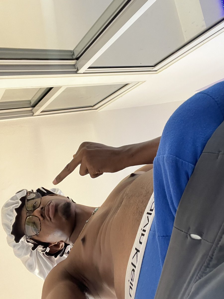 justtop07's tweet photo. It that enough to fit your throat ? 
Comment YES OR NAH ? 🥵🥵 https://t.co/odDuFfFQyd