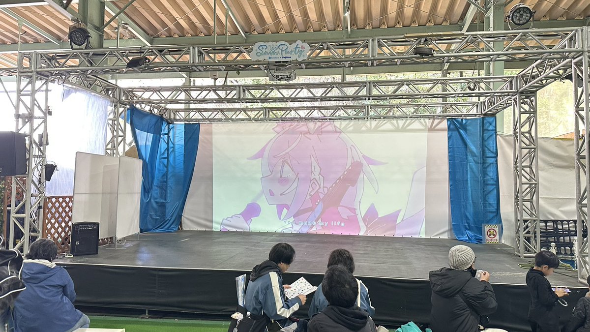 モニターで白上のＭＶ流れてるな
コラボメンバー分ありそうだ