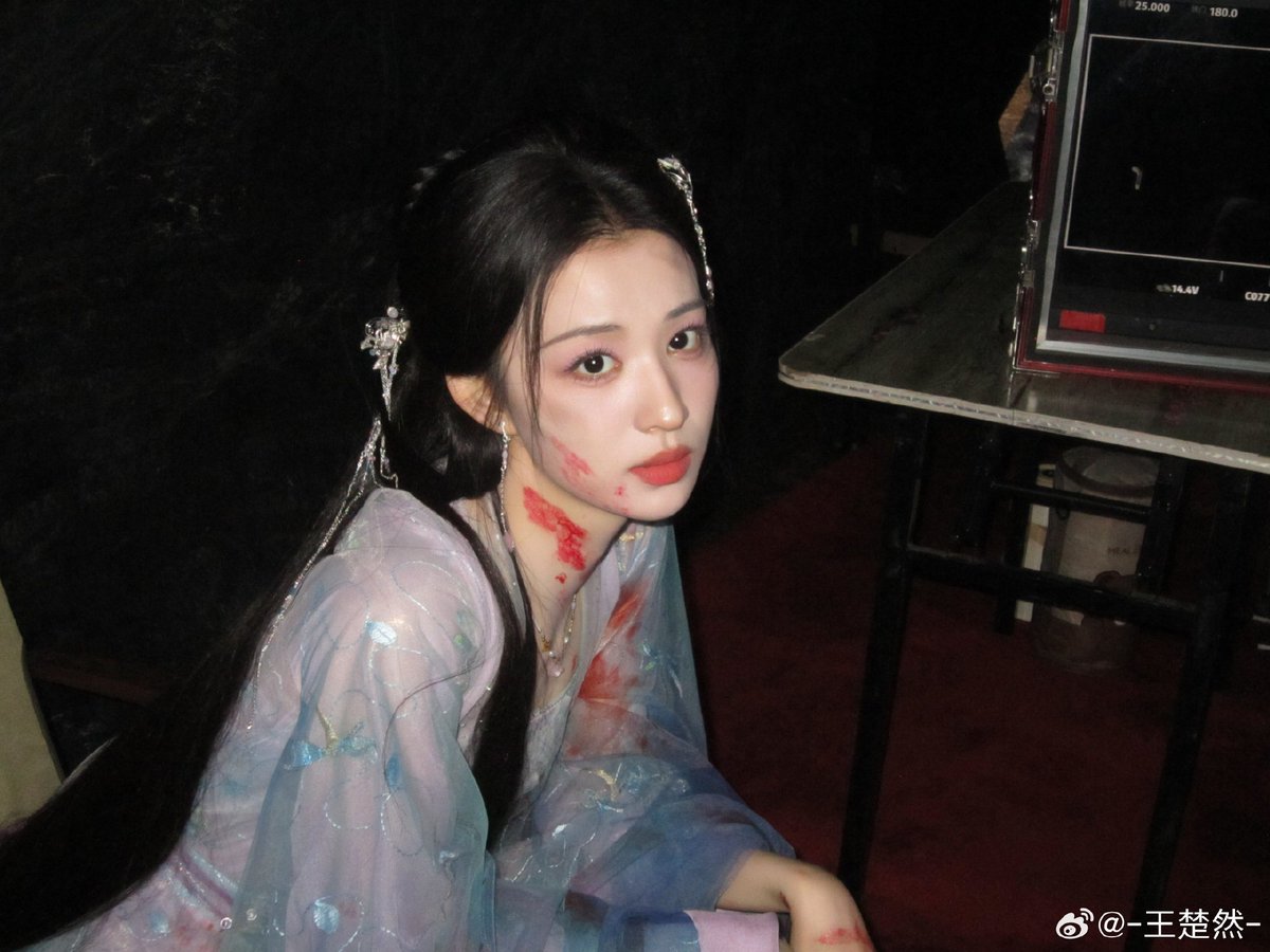 What moved me most was Sister Yu’s resilience. She fought for justice against an unknown world, hiding her moments of doubt to regain courage in the next. Her strength wasn't just in fighting, but in never giving up on herself.