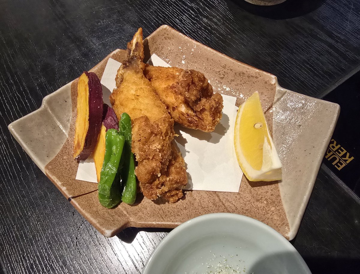 亰(京) tweet media