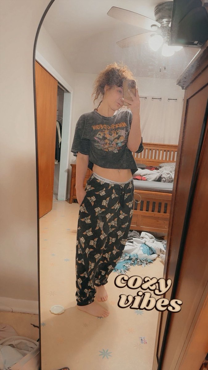 On today’s episode of “Who are you wearing?”

Nickelodeon and Disney. Thx 4 asking.