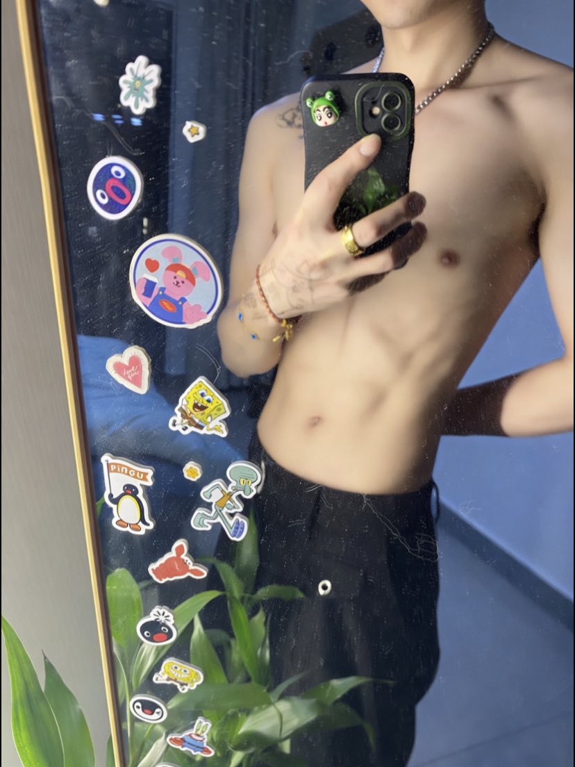 z20019825's tweet photo. 来咯！认识的眼熟关注一下哦 https://t.co/lcX0ikcWiu
