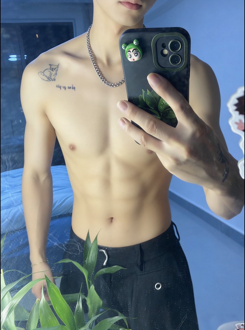 z20019825's tweet photo. 来咯！认识的眼熟关注一下哦 https://t.co/lcX0ikcWiu