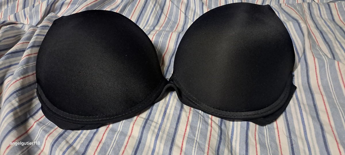 Recién me lote acabo de robar de mi vecina cuando fui a cambiar el tanque de gas tenía todo su tendedero lleno de chulas pantaletas y brassieres.....y estos estaban arriba del tanque así que yo no fui y borracha me dijo que me iba a regalar una pero si se la quitaba 😅