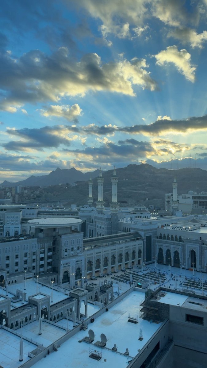 RA_KAN7's tweet photo. اللهم اني وجّهت وجهي اليك ولا ملجئ منك الّا اليك ، فيارب يسر الامر واكتب لي من خير البدايات الراحه وخير النهايات الصلاح  ويسّر عسر الامر وطمّن راحتي والحقني بالصالحين https://t.co/qA1yZEYOvS