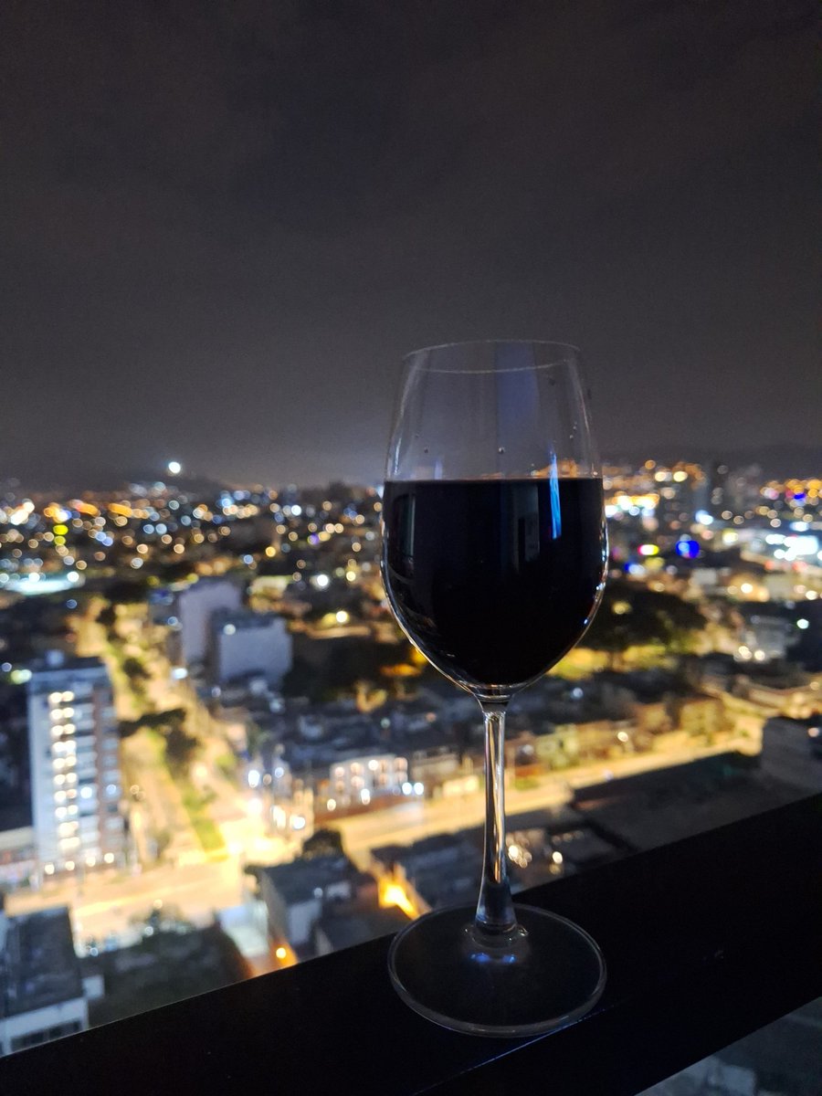 Salud mi gente latino. 

Ha sido una semana dura.