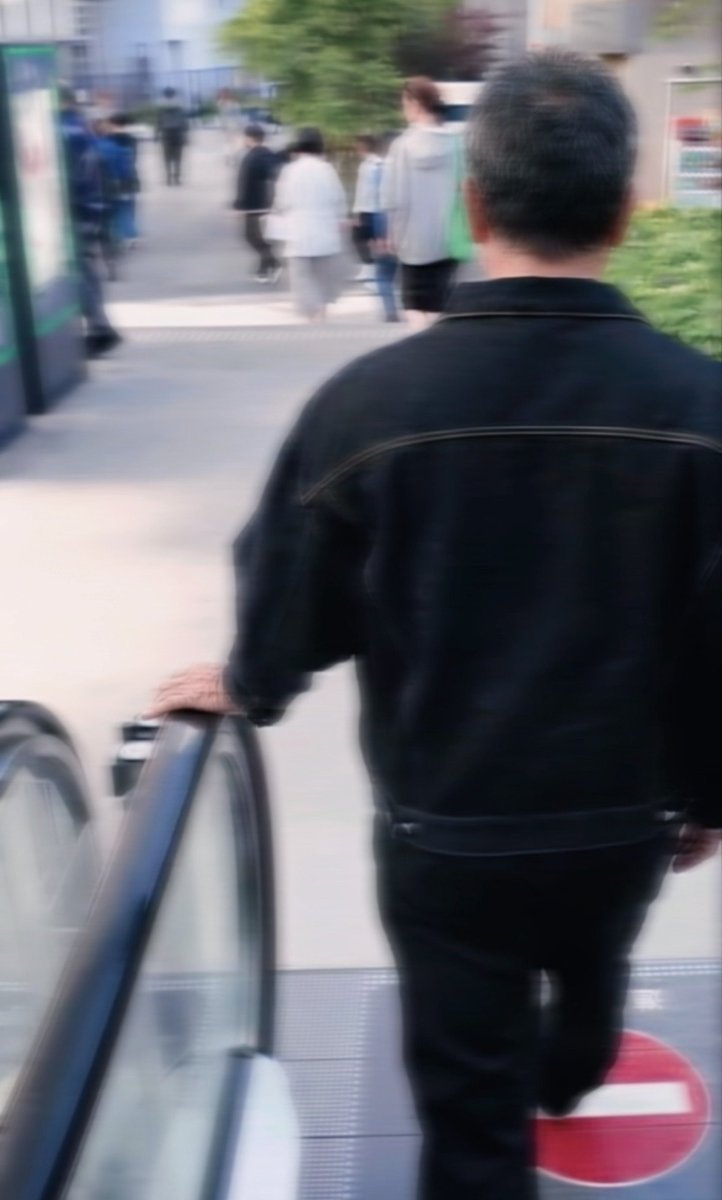 喋ってくれない、、、
おこらせたかな。。。何も話してないけど…

ブスすぎた…？？