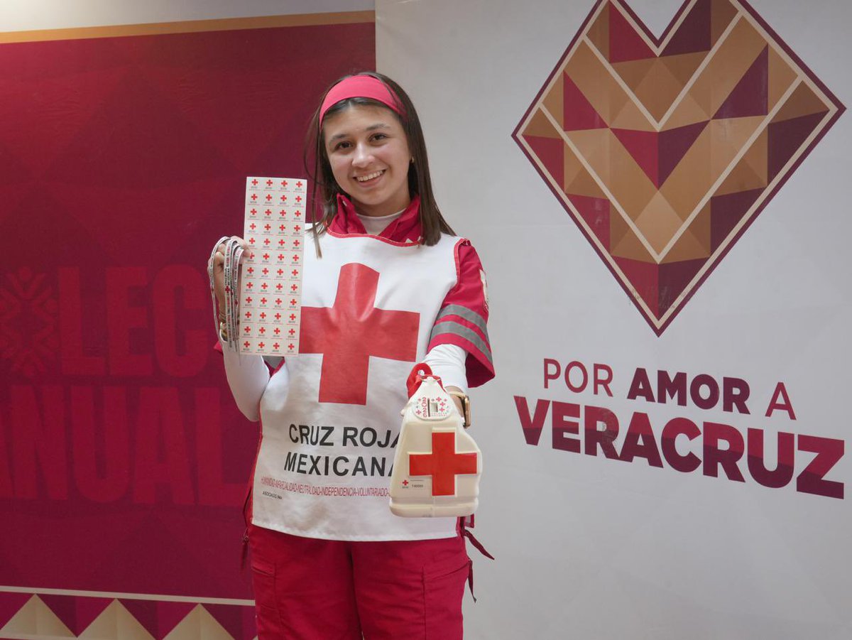 En representación de la Magistrada Presidenta del TSJ, Dra. Rosalba Hernández Hernández, la Magistrada Claudia Marlene Galán Espinoza estuvo presente en la ceremonia oficial de la colecta anual 2026 de la Cruz Roja Mexicana

🔗 facebook.com/share/p/18Ls7r…