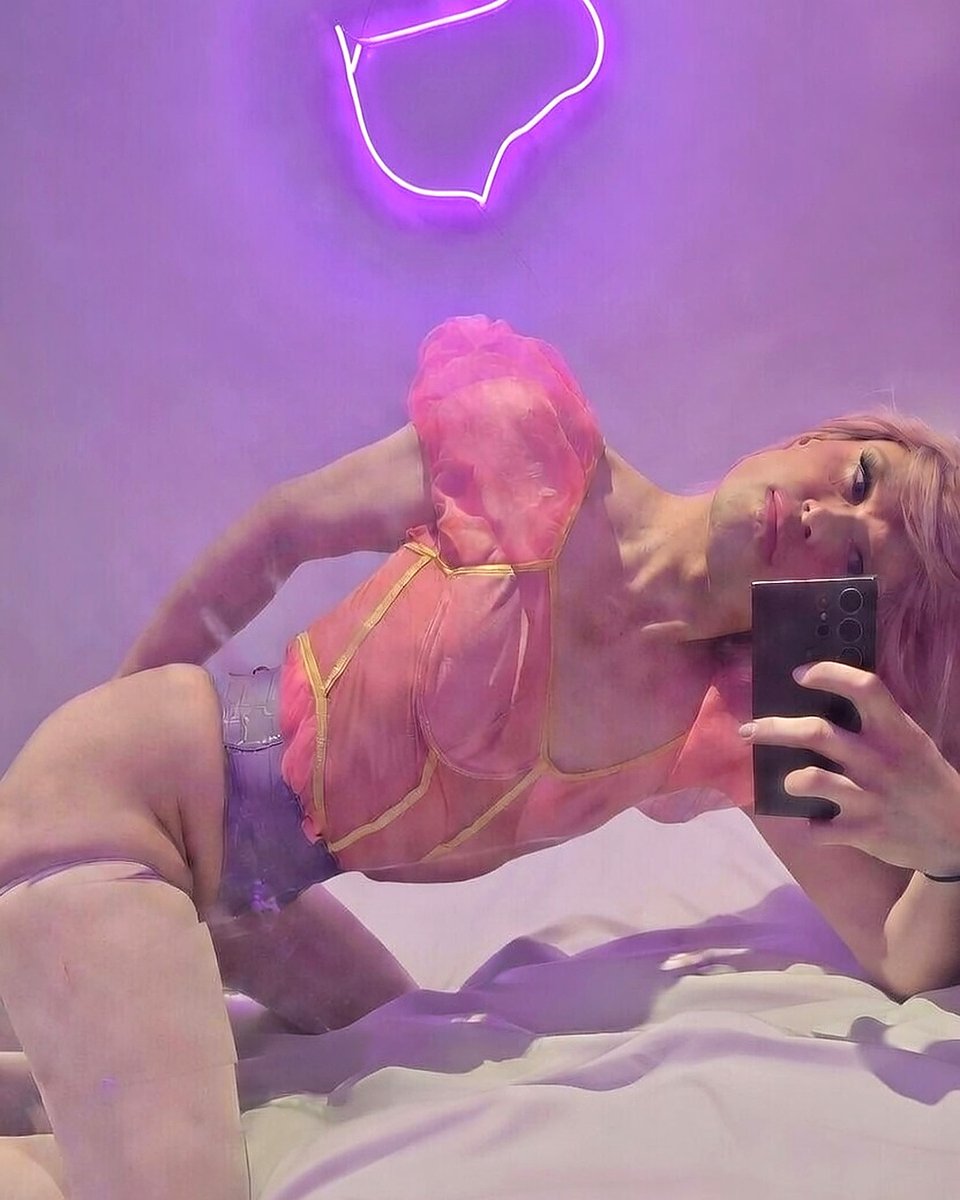 UnrealLuluLdn's tweet photo. Pink Fridays. 💗✨
#PinkFriday #BarbieCore #FridayVibes #SlayAllDay #PinkAesthetic #tgirl #london #slut #shoreditch https://t.co/bimb6JfGLx