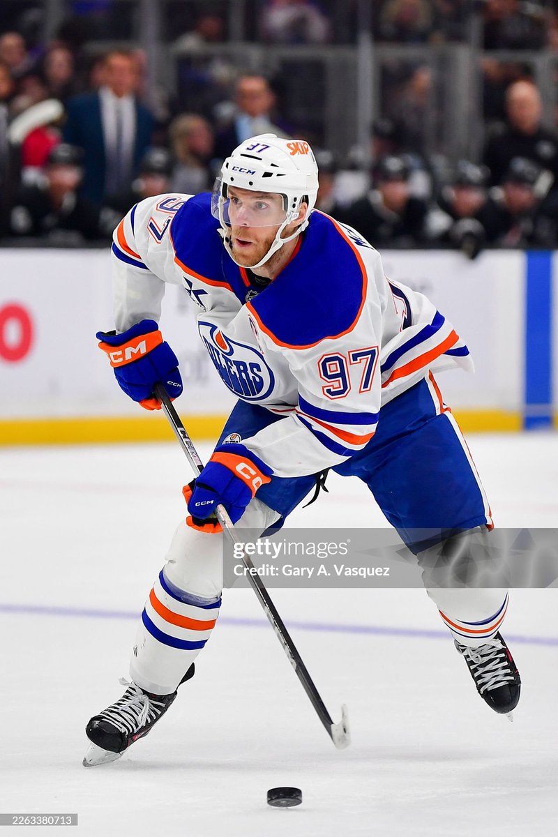 2025-26 NHL Points Leaders:

𝟭. 𝗖𝗼𝗻𝗻𝗼𝗿 𝗠𝗰𝗗𝗮𝘃𝗶𝗱 - 𝟭𝟬𝟬
2. Nathan MacKinnon - 95
3. Nikita Kucherov - 95
4. Leon Draisaitl - 84
5. Macklin Celebrini - 81
6. Kirill Kaprizov - 72
7. David Pastrnak - 72
8. Mark Scheifele - 70
9. Mikko Rantanen - 69
10. Jack Eichel -