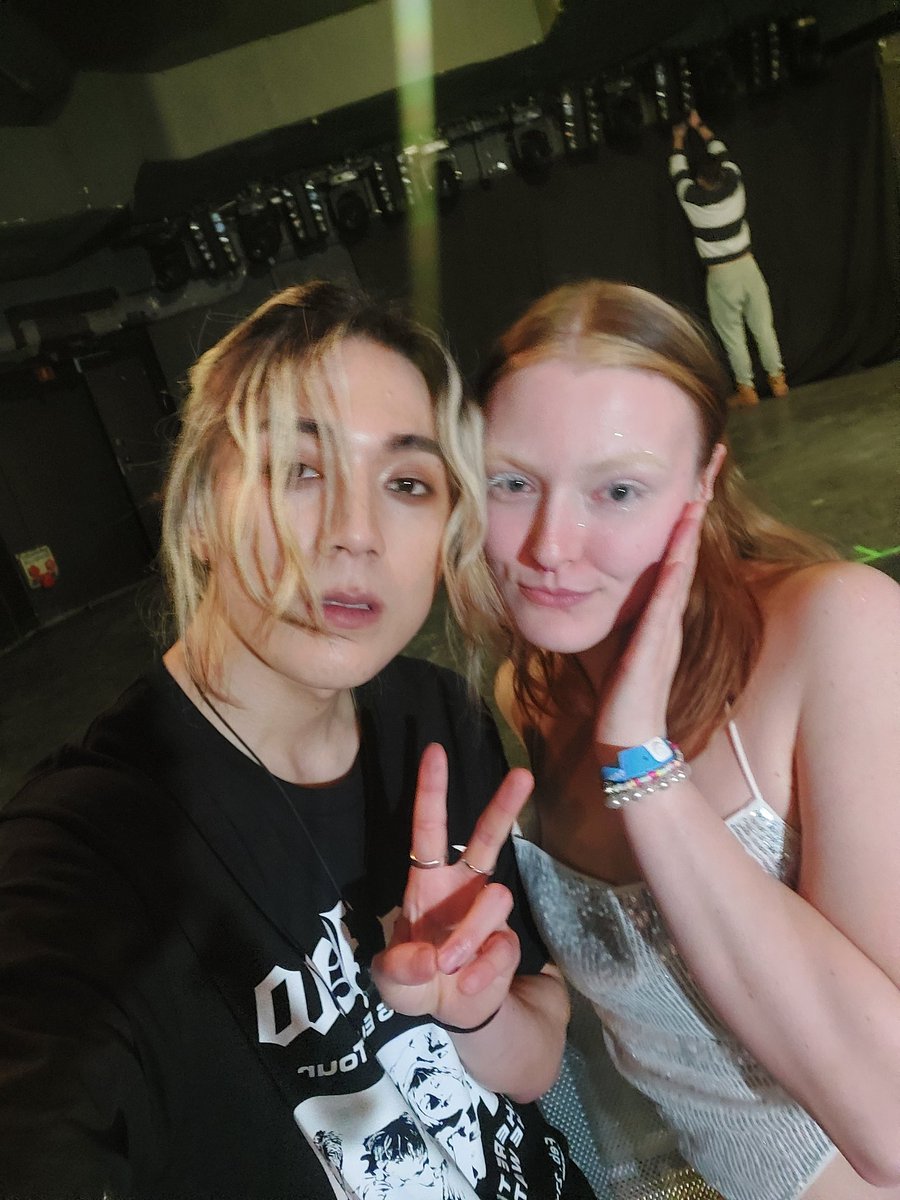 iconicsince1998's tweet photo. #AquaHalo_Warsaw #JUSTB #JUSTBinWarsaw https://t.co/PzWCGrw0uE