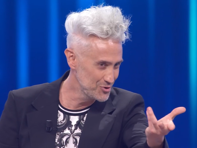 Ho_stage's tweet photo. Questa potrebbe essere la seconda volta che vediamo naufragare la carriera di uno Schettino
#Sanremo2026 https://t.co/2gonbHfflU