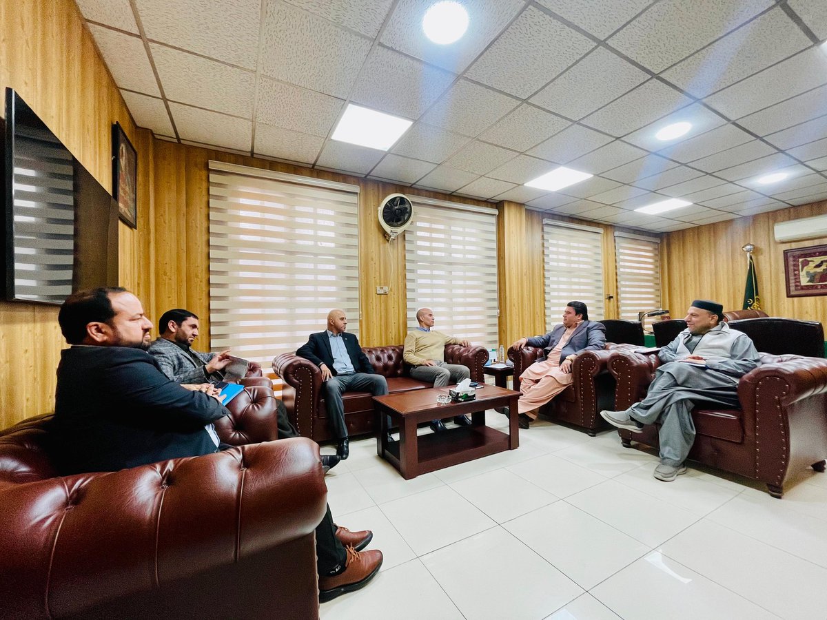 _CARKP's tweet photo. UN-Habitat team held a meeting with the Commissioner for Afghan Refugees, KP Shakeel Muhammad Khan Safi, to discuss mutual cooperation and support for vulnerable communities in urban areas. The team also provided an overview of its upcoming interventions. https://t.co/etUSnhyxT3