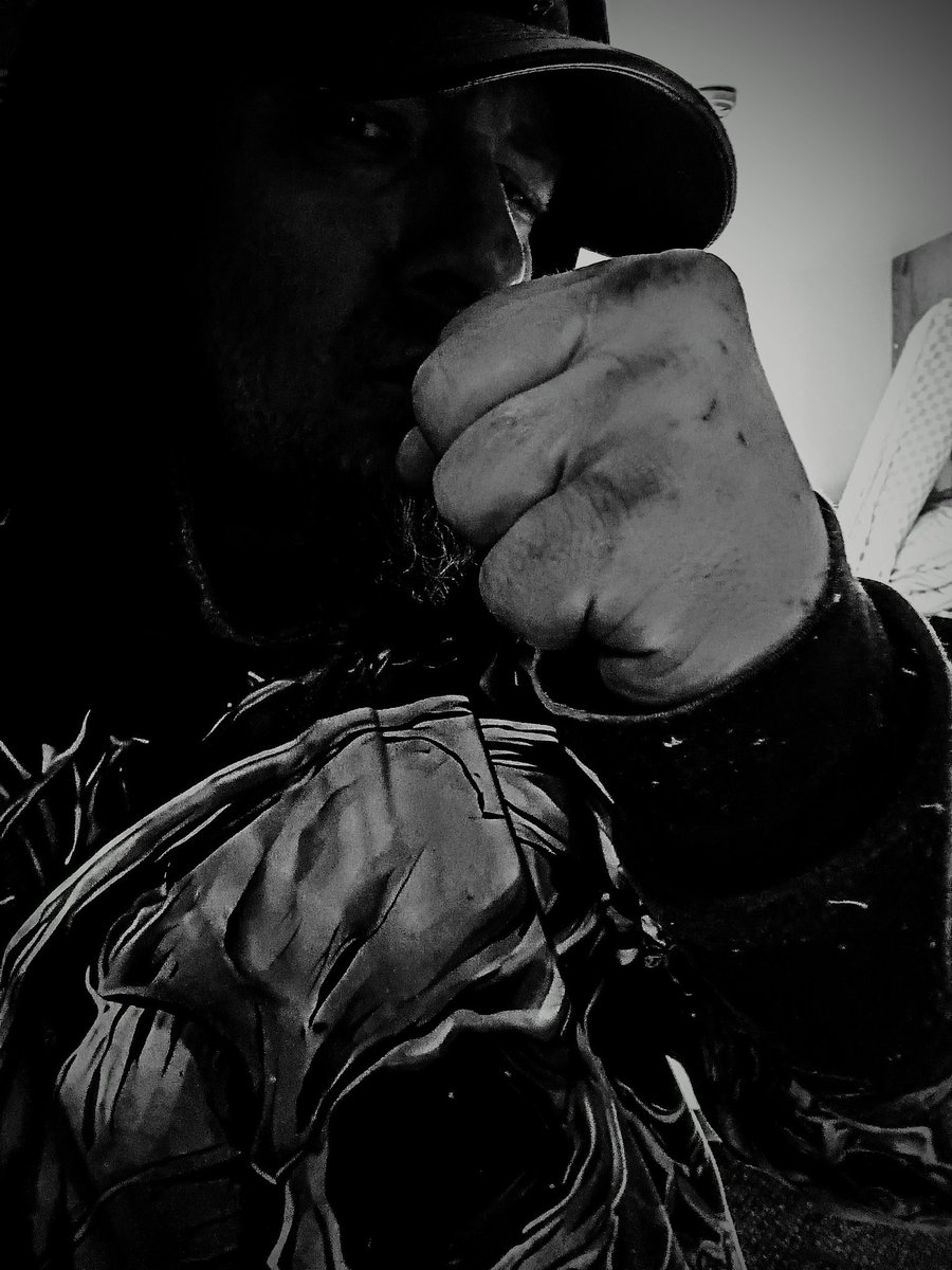 MillerTime3987's tweet photo. Don't be afraid to Fight for what's right! Don't be afraid to fight back against any type of attack. My Mits Keep me going and Fighting and they do what I need properly! I'll fight for the children, women and the vulnerable! If I see someone getting mugged, I'll be there for them https://t.co/K1jF9Uqvvo
