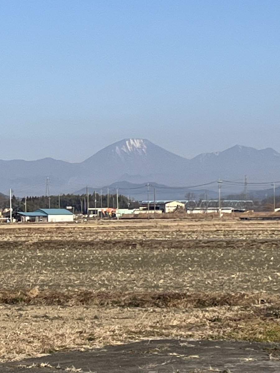 この山の名前わかるやつはいねえよな？