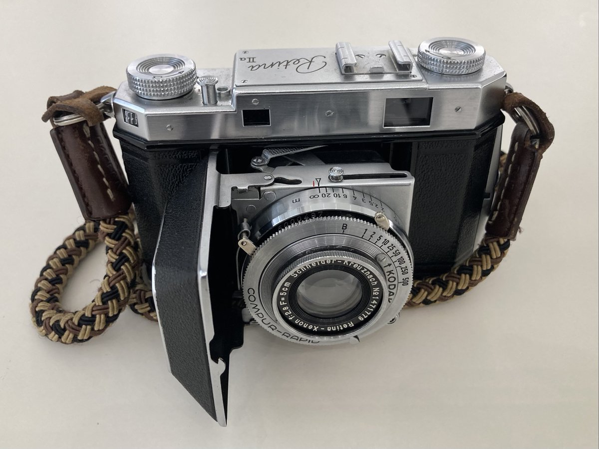 いよいよ本日から蛇腹カメラ写真展が始まります。私はKodak Retina Ⅱa