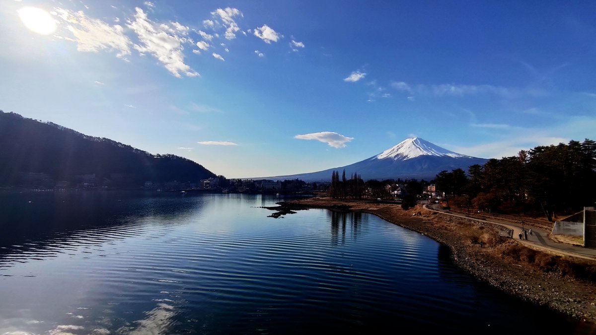 lakeside_hotel_'s tweet photo. 今朝の富士山    
おはようございます      
いつもの場所で    
5-minute walk from Kawaguchiko Lakeside Hotel.  Photographed from Kawaguchiko Ohashi Bridge.          
#イマソラ #mtfuji #富士山 https://t.co/QkGVMdVhx4