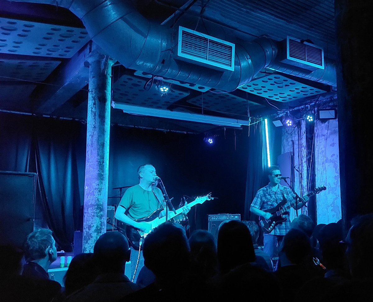 AlanFin5's tweet photo. A bit late to @TheWavePictures party, but what an excellent night at @stereoglasgow https://t.co/FByPg7Zv41