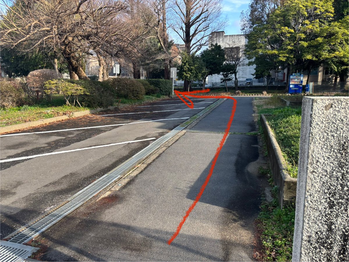 Team_ryumuso's tweet photo. 長崎大学の駐車場側から入った場合の会場までの道順なります。

受付会場は以下になります。

エントリーナンバー1-30までの方はこの建物の1階A-12教室

エントリーナンバー31以降の方はこの建物の2階A-24教室

ご確認のほど、お願いいたします。
会場でお待ちしております。

 #りゅうむそう杯 https://t.co/KA3SjANy3A