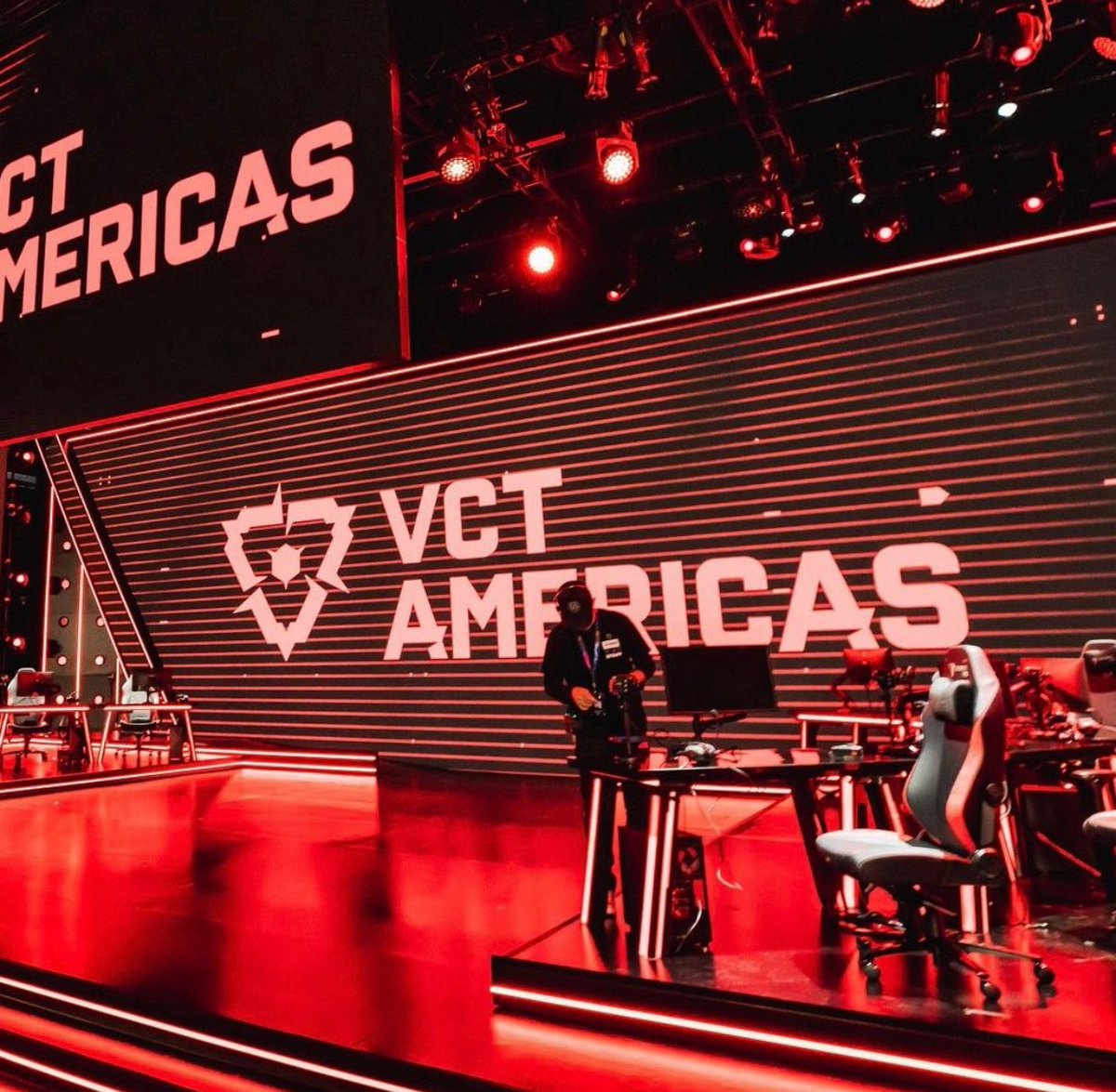 ChillBearsVAL's tweet photo. Zahball 🇲🇽 talking about his return to pro VALORANT

"Who knows? You literally never know. The world works in mysterious ways."

Could we see a return of Zahball 🇲🇽 in VCT? 
If so, do YOU think it would be with MIBR or another team?

sources: @quackbac @TheRock @derekk617 https://t.co/n3LSMad2dY