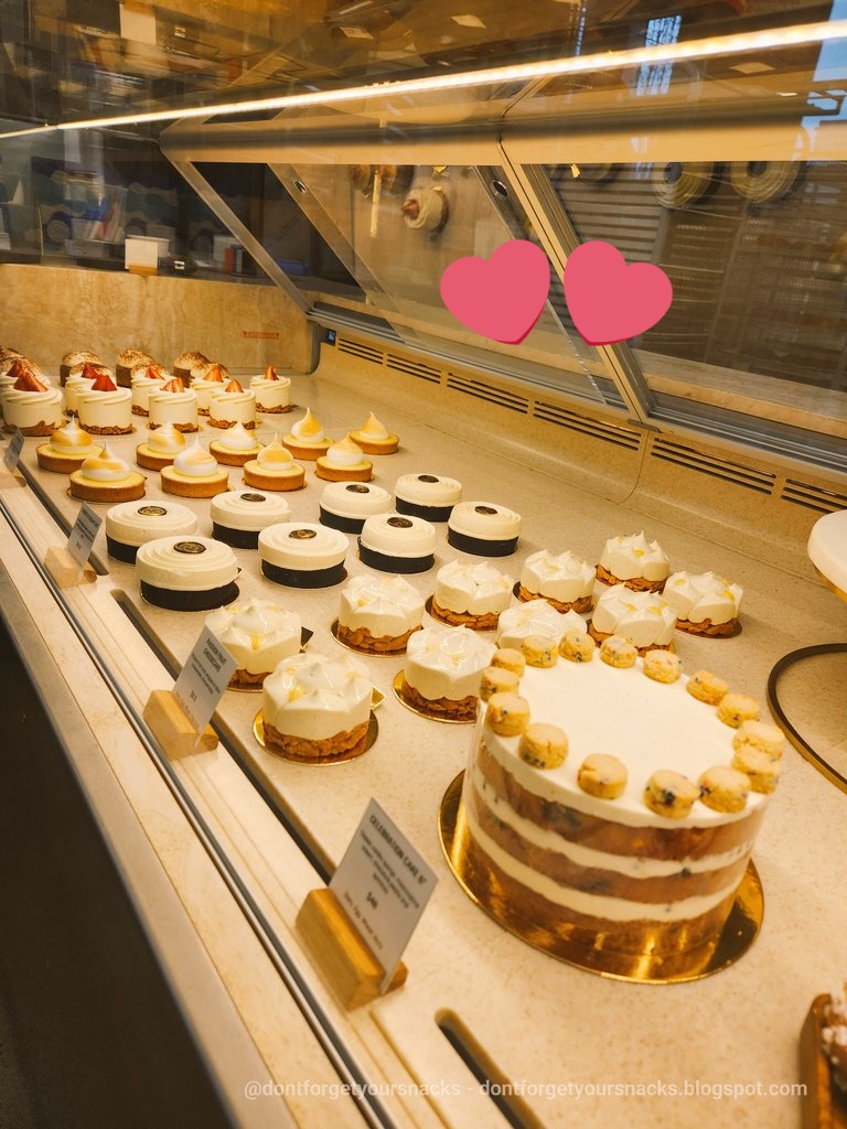 Taking a moment to celebrate making it to #Friday...
dontforgetyoursnacks.blogspot.com/2025/01/small-… #treatyourself #fika #coffee #CoffeeTime #snacks #quiet #yvr