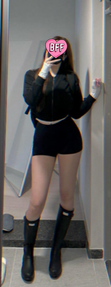Lwe5326's tweet photo. 身長178cmでヒール履くと185↑⏫️
太ももむちむち
#デカ女 #デカ女ブーム https://t.co/OgiJ86e05E