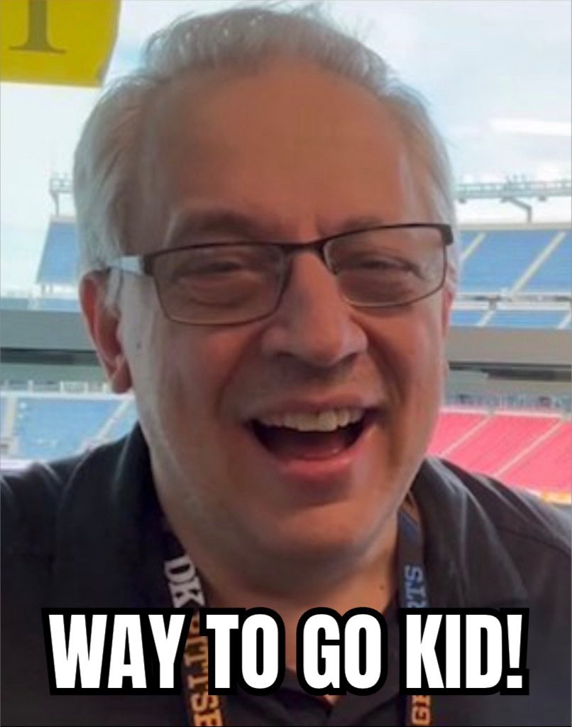 bustone_mike's tweet photo. @WPXI #NewHire #WhatAPerv #IfYaKnowYaKnow https://t.co/MIruENRHYv