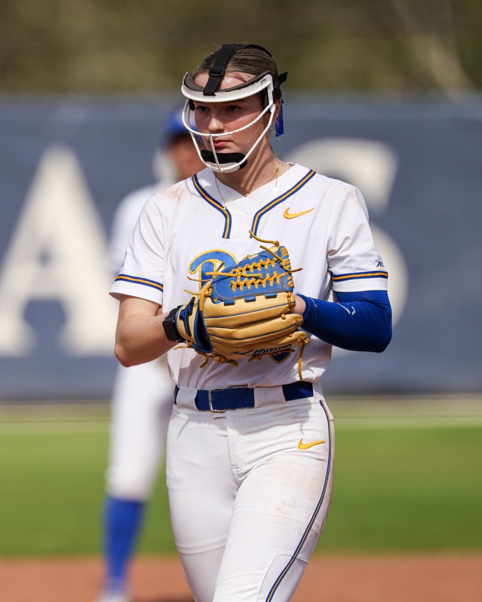 FIRST CAREER NO-HITTER FOR BEKAH 😤🚫 

6.0 IP | 4 BB | 4 K