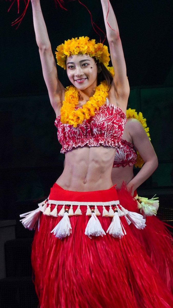 体脂肪率一桁台だと思わせるようなバッキバキの腹筋