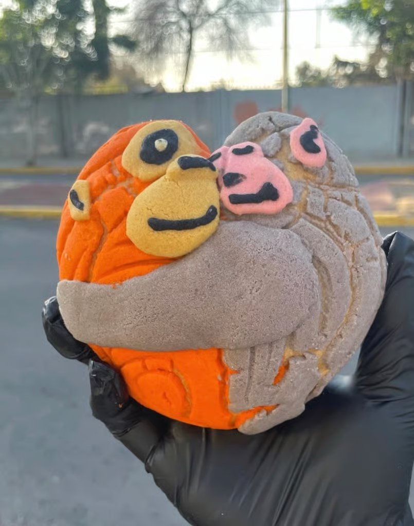 SoltekOnline's tweet photo. México lo vuelve a hacer… 

Oficialmente el mono Punch ya tiene su propio pan dulce. https://t.co/7XvP9qjtRE