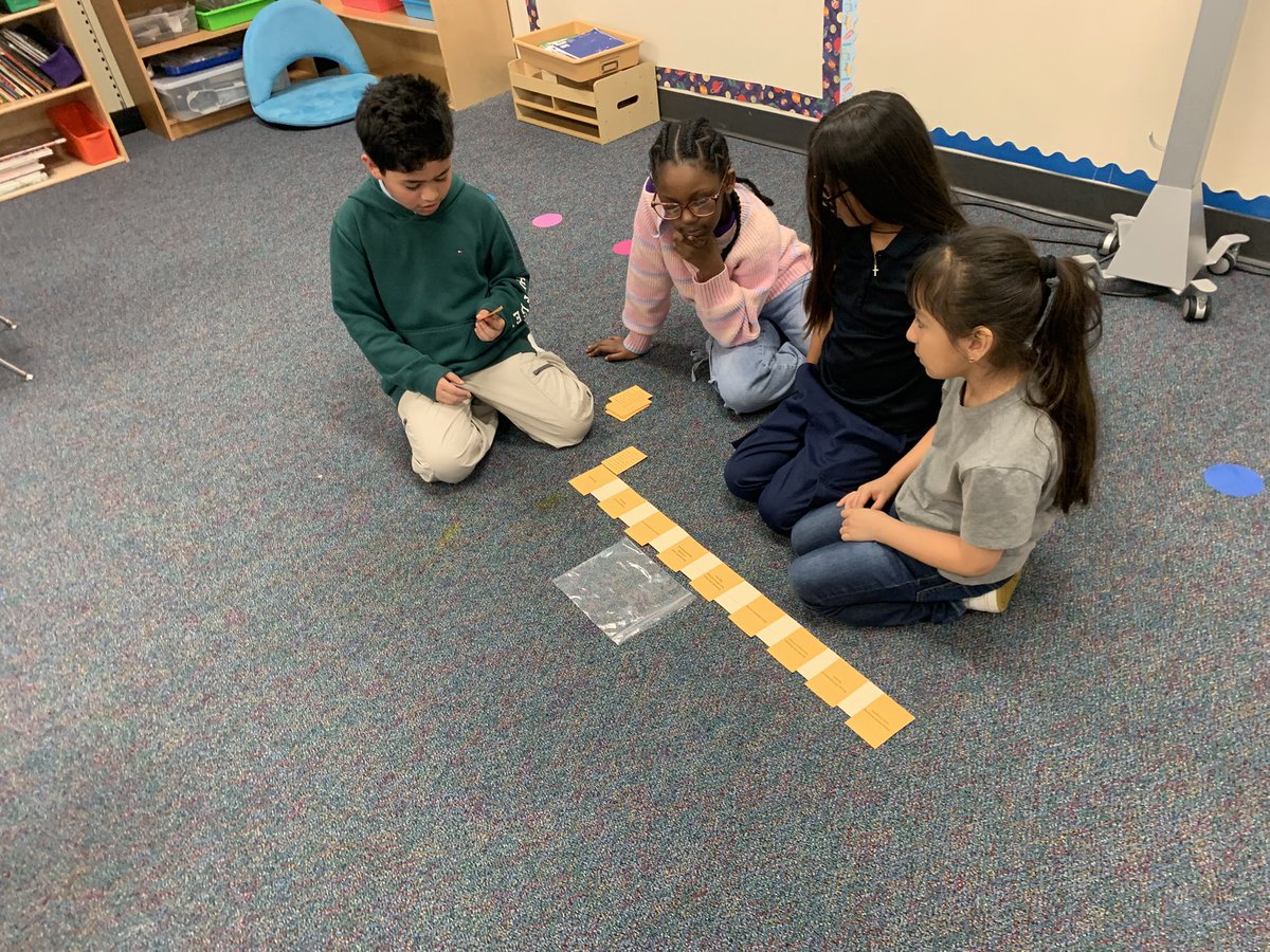 MsWu_'s tweet photo. 3rd graders review what they learn in math through match the categories activity #PirateProud#WeAreAlief #AliefProud https://t.co/pQpju60JWF