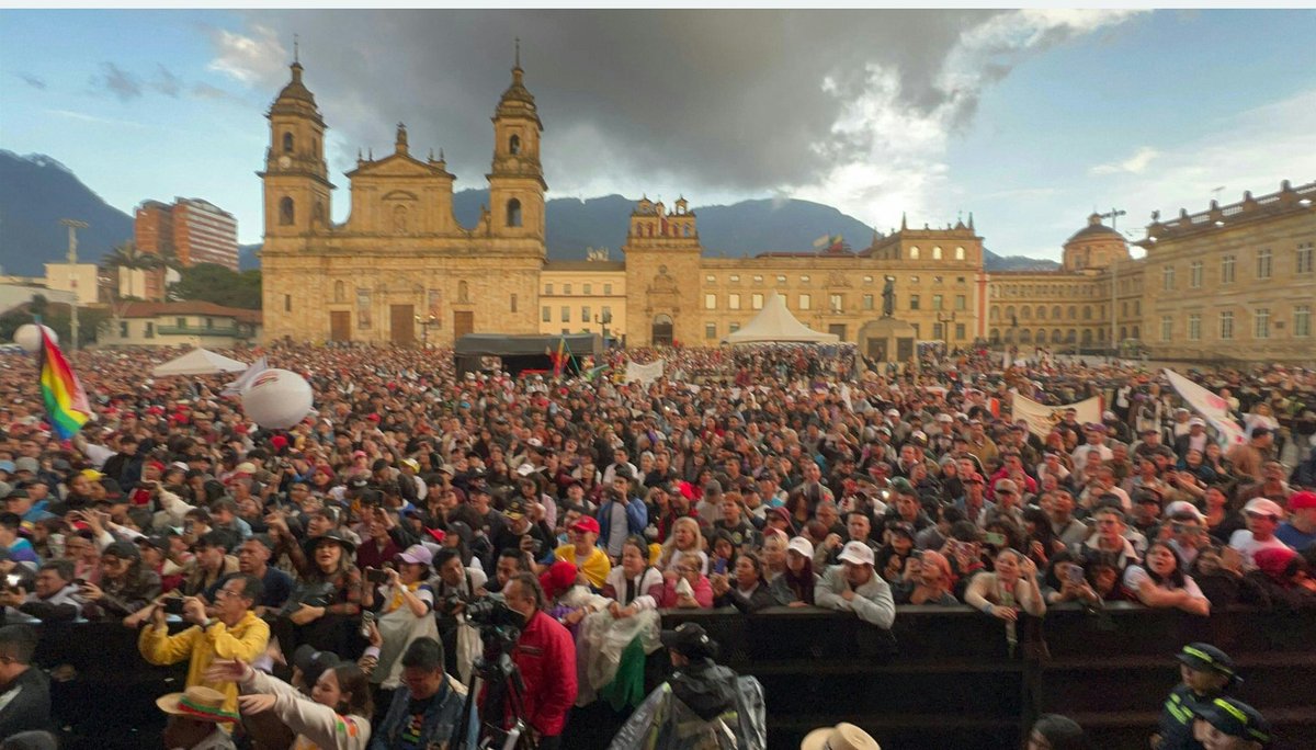 Faltaba la cereza sobre el helado.

¡Viva Bogotá Humana!

#IvánEnPrimera
