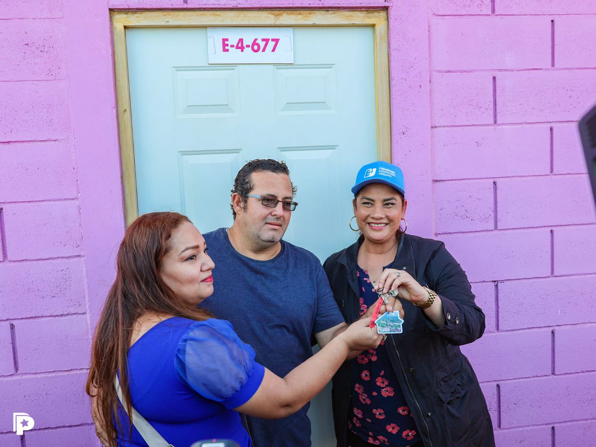 #Nicaragua // Entrega de 100 viviendas en la urbanización caminos de Río en Managua.

#2026SandinoVive

<a href="/VivaNicaragua13/">Viva Nicaragua</a> <a href="/el19digital/">El 19 Digital</a> <a href="/Canal2Nicaragua/">Canal 2</a> <a href="/Canal4Ni/">Canal 4 Nicaragua</a> <a href="/db_nicaragua/">BARRICADA - Nicaragua</a> <a href="/nuevaya/">La Nueva Radio YA</a>