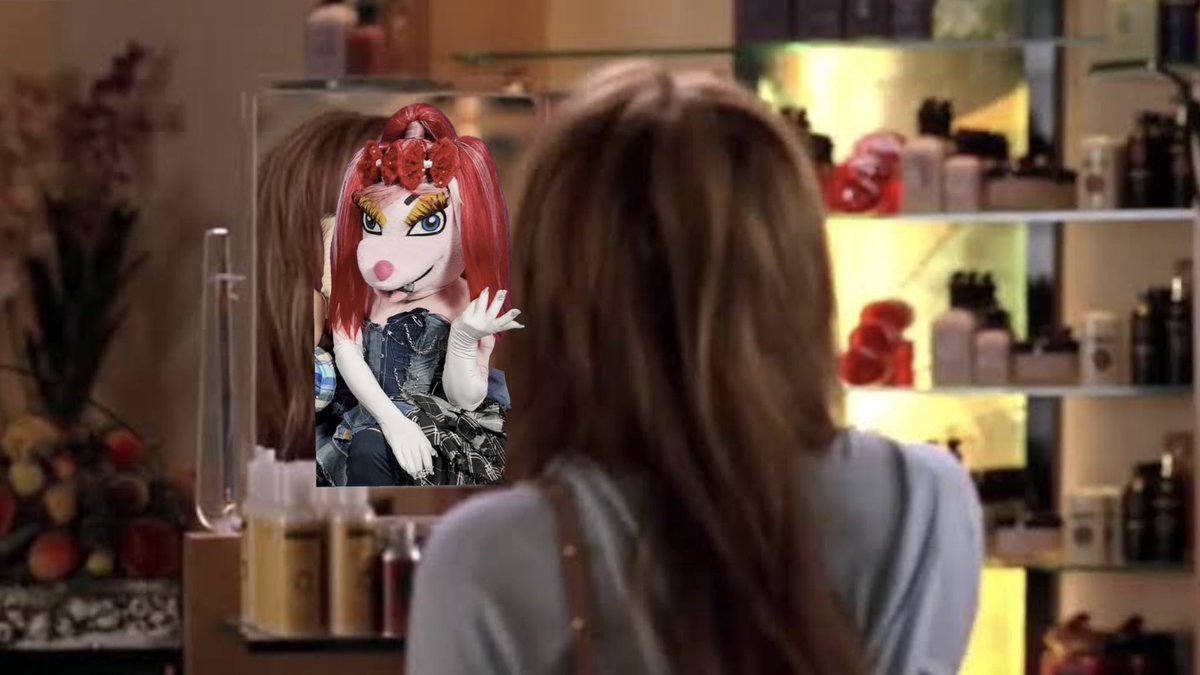 /yo estaba como poseída, pasaba el 80% de mi tiempo hablando de la perrita grifa diciendo tumburlens, y el otro 20% suplicando que alguien más la mencionara para seguir hablando de ella