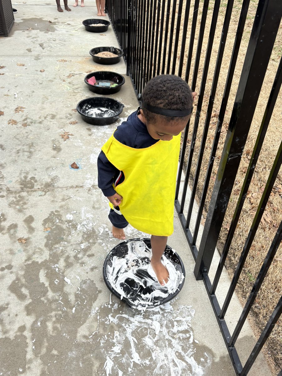 Deborah Bills tweet media