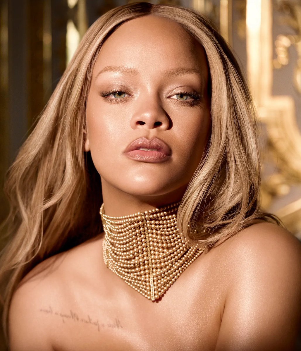BillieSpotify_'s tweet photo. Rihanna has returned to the studio. 

The singer previously said she’d love to collab with Billie Eilish 👀 https://t.co/GODPEIXNfj