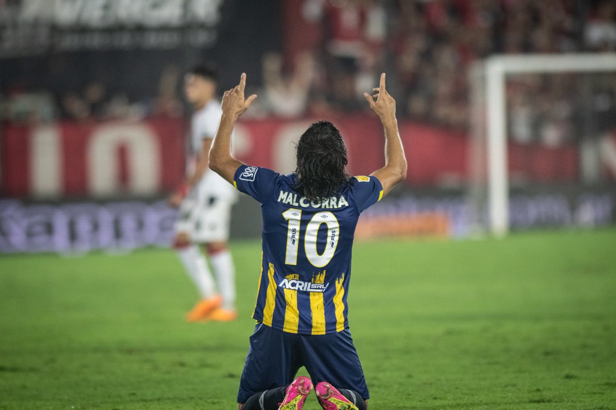 RosarioCentral's tweet photo. 📸 Clásicos en condición de visitante 

#VamosCanalla 🇺🇦💪🏻 https://t.co/rb6Xej1VGA