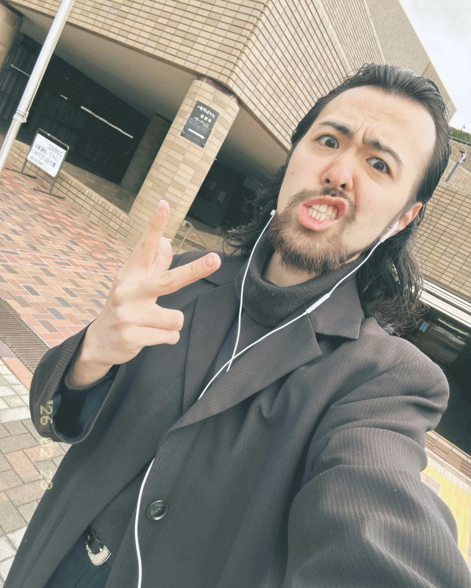 小山栄華(アナグマの脱却座 座長） tweet media