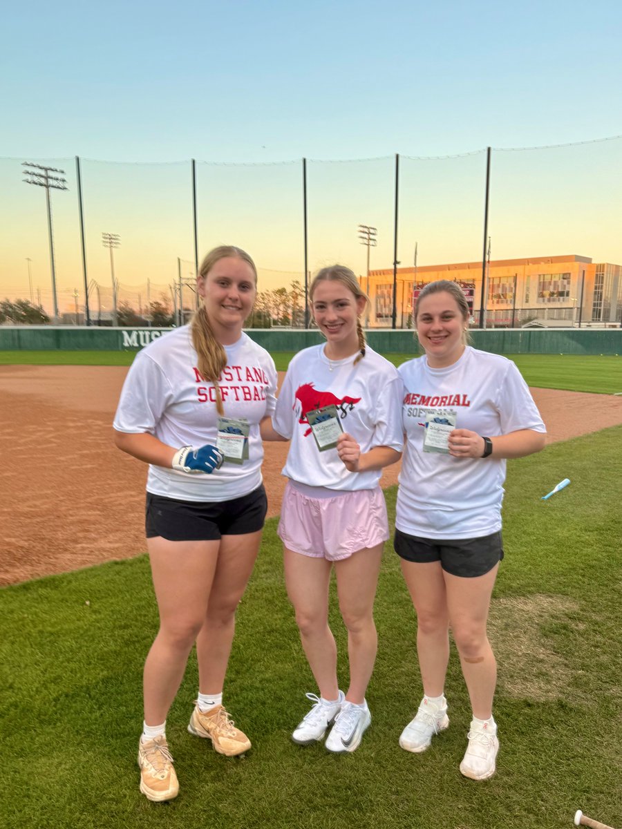 Memorial Mustang Softball tweet media