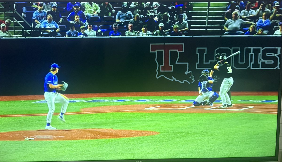 16oz Lounge tweet media